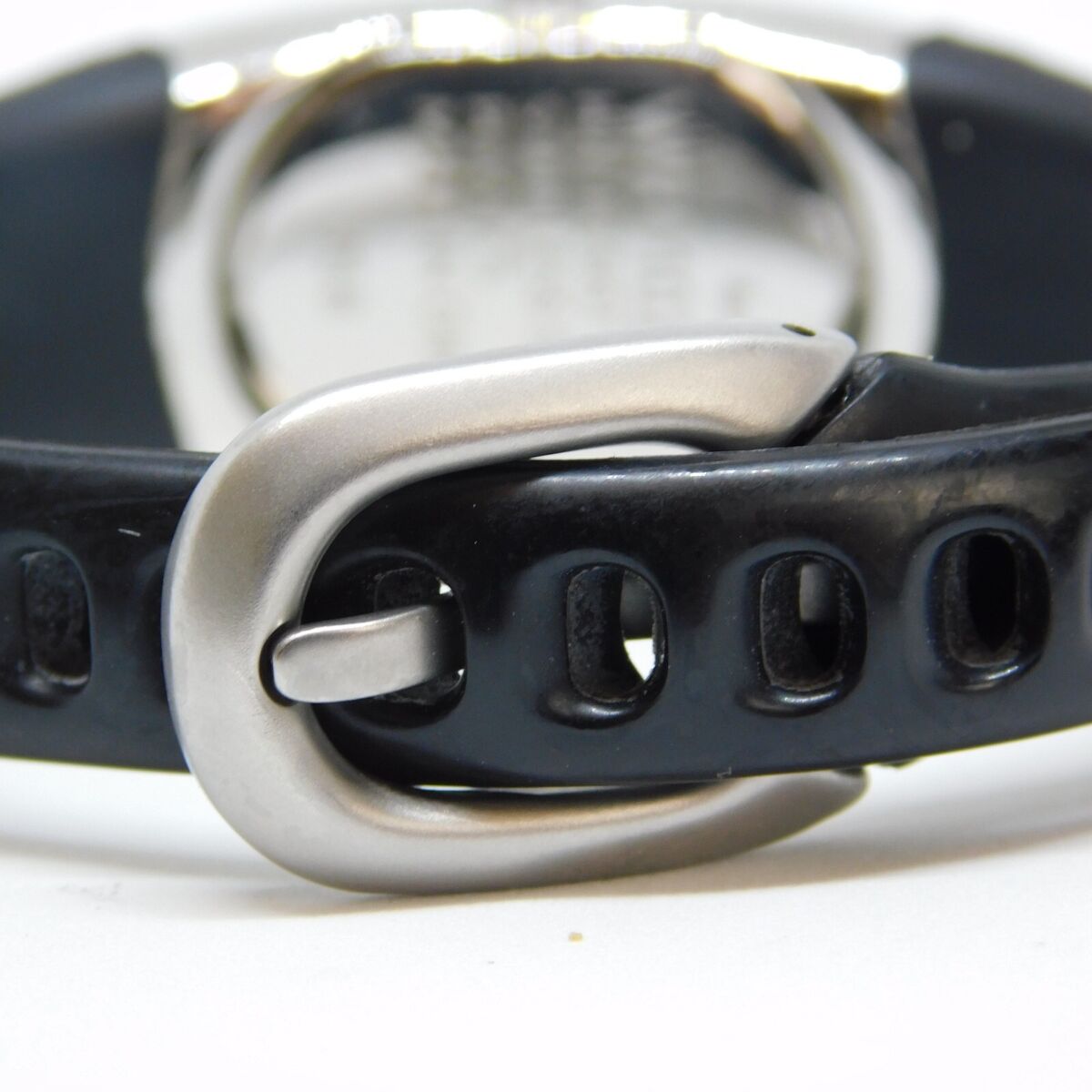 Nike WR0102 Stainless Steel Case Quartz Analog Women's Watch Nike WR0102 Stainless Steel Case Quartz Analog Women's Watch