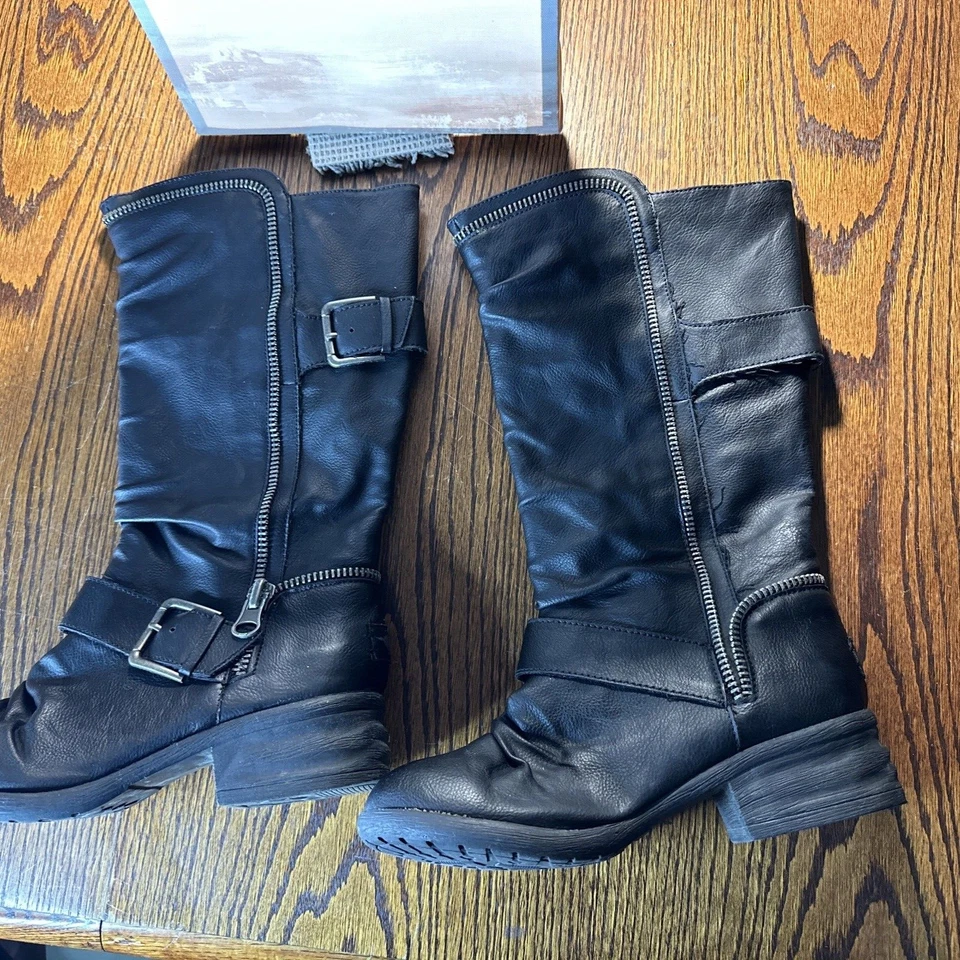 Bota Rocket Dog Negra con Cremallera Adornada Para Mujer Talla 7 M Sin Cordones Motociclista Punk Metal Foto 3 de 4