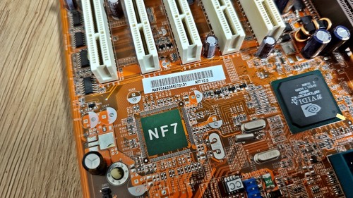 Abit NF7 V2.0 Socket 462 nForce2 Ultra 400 Motherboard +AMD Athlon XP 2600+ CPU - Picture 8 of 16