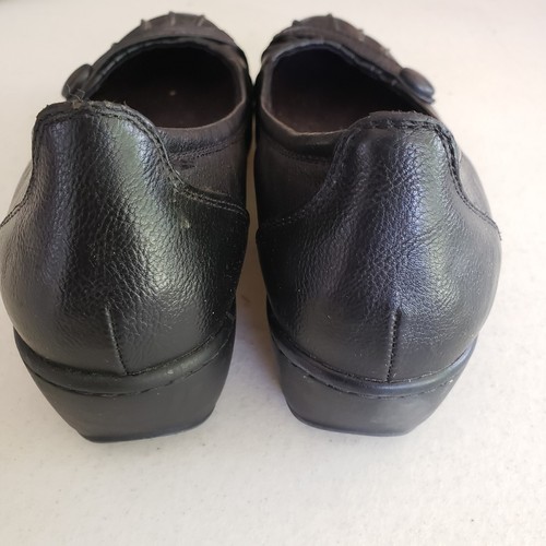 Bare Traps Analise Sz 8.5M Womens Black Leather Flat Slip On Comfort Shoes D290L - Picture 3 of 4