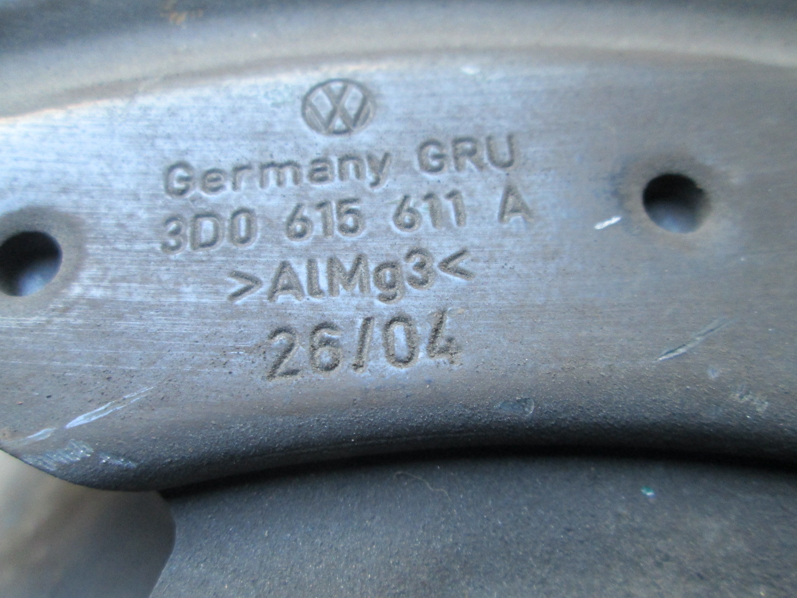 Bentley Continental GT 05  - LH Rear Steering Hub / Knuckle / Spindle / Bearing