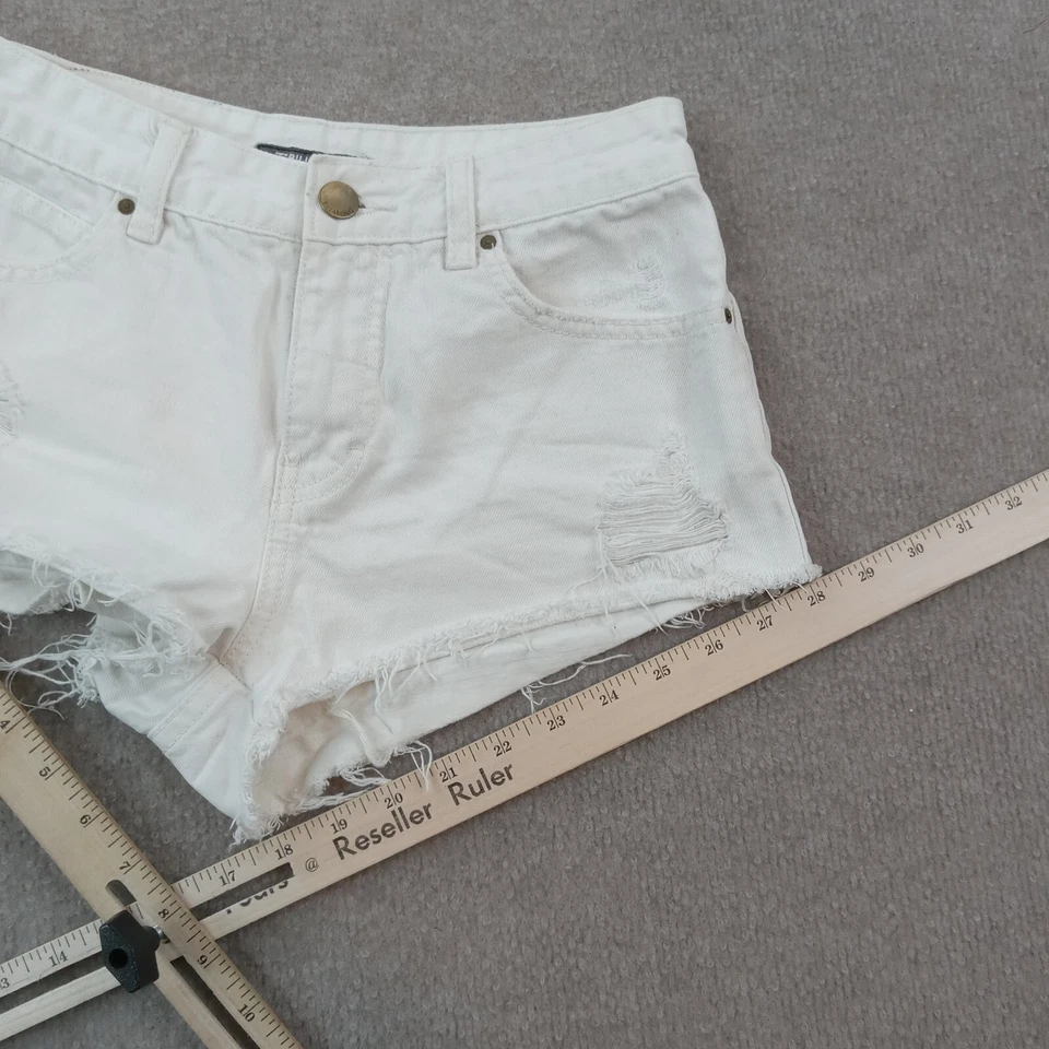 Pantalones Cortos Billabong Para Mujer 25 Blancos Denim Cortes Deshilachados Tiro Bajo Algodón Informales Foto 3 de 4