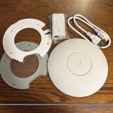 Ubiquiti Networks UAP-AC-PRO 1300Mbps Wireless Access Point