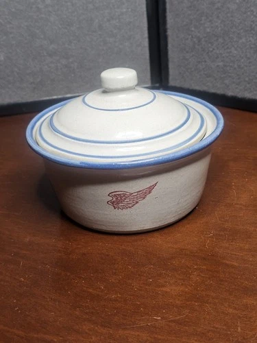 Vintage Redwing Stoneware Co Redwing MN Covered Pottery Dish