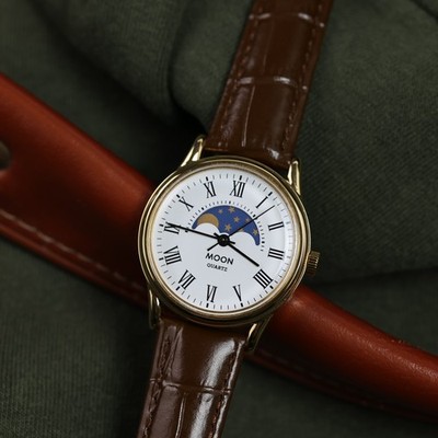Quartz real moon phases calendar, wrist watch Moon, Soviet style Roket / Raketa