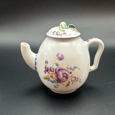Victoria & Albert Museum Collectible...MINI TEA POT "MENNECY" Franklin Mint 1985