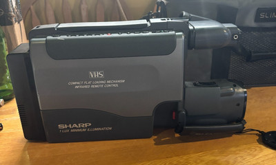 Sharp SlimCam VL-L63U VHS Camcorder For Parts Repair Untested Vintage 1994