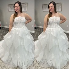 Plus Size Wedding Dresses Tiered Tulle Ball Gown Lace Appliques Bridal Gowns