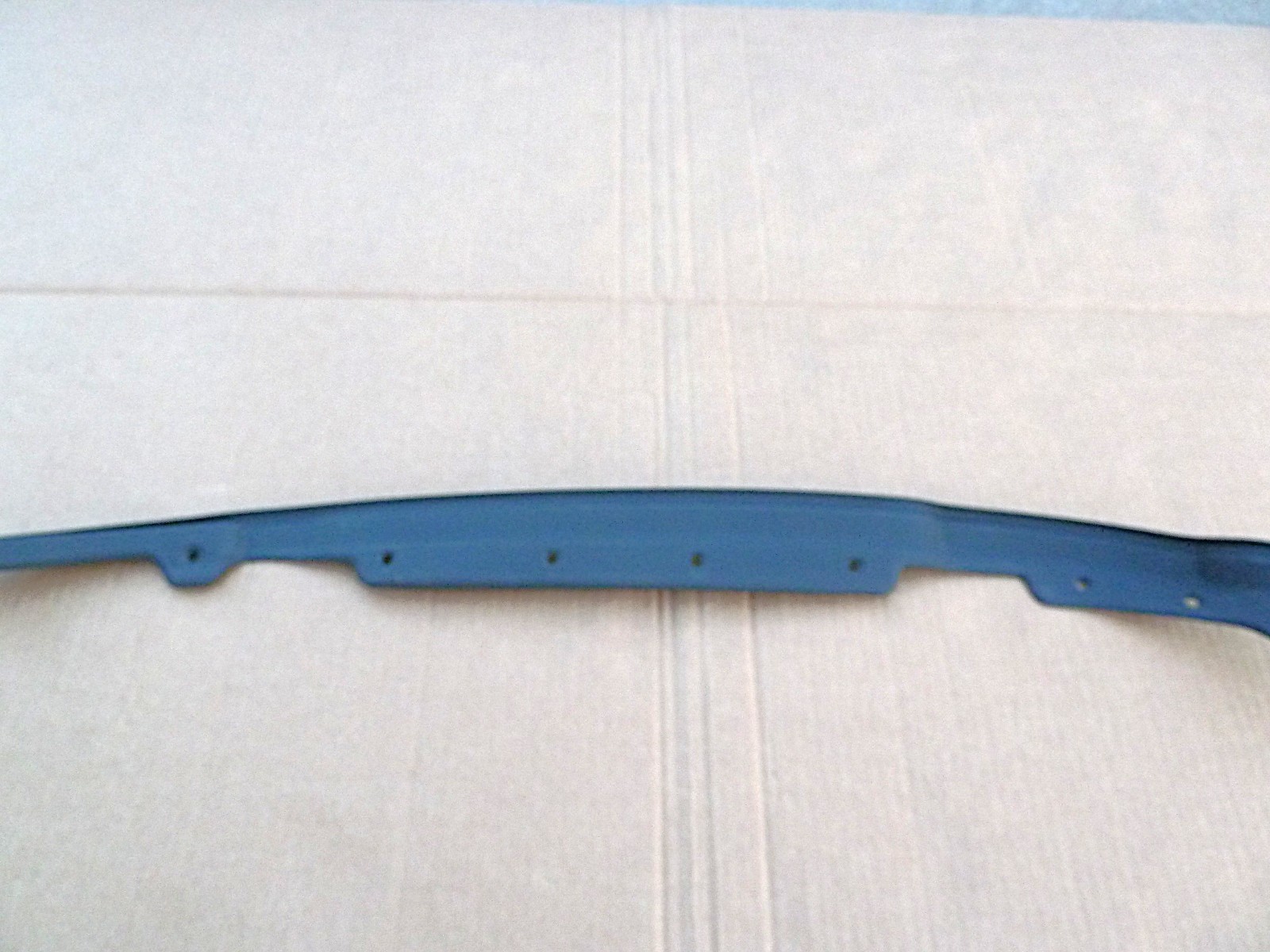 2016-2020 BENTLEY BENTAYGA DOOR SEAL RIGHT FRONT INNER STRIPE 36A 837 718 A OEM