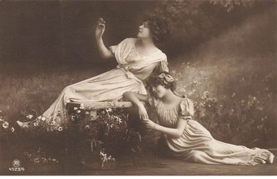 Child - Grete Reinwald among field flowers
