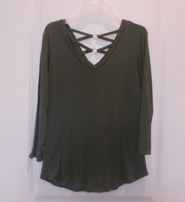No Boundaries Juniors Size Large Green Double V Hardware Tee