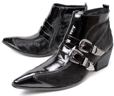 pointed toe buckle boots