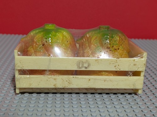 Vintage Salt & Pepper Shakers Plastic Hawaiian Pineapples in Crate - New NOS - Picture 3 of 6