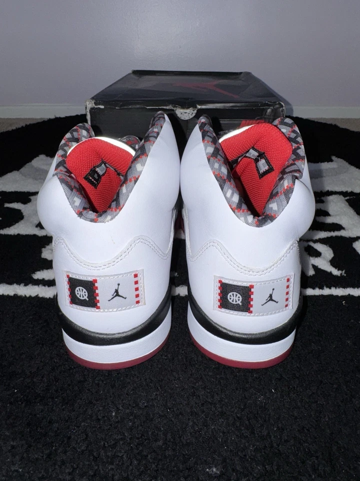 Air Jordan 5 Retro 2021 Quai 54 (Talla 11.5) Foto 3 de 4
