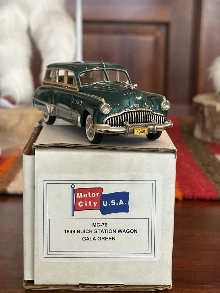 MOTOR CITY USA 1949 Buick Roadmaster Estate Wagon(1/43) MC-76 Gala Green ( Rare) - Image 2 of 4
