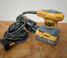 Dewalt D26441 Corded Palm Sander 230v with Bag Used Power Tool 14000/min Working