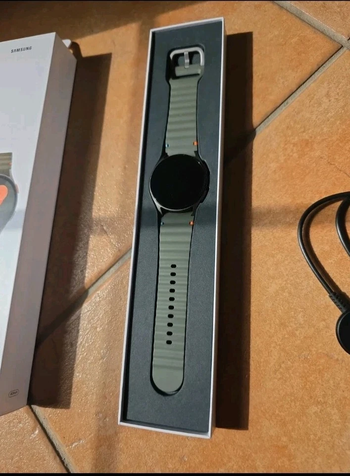 Samsung Galaxy Watch7 Smartwatch Galaxy AI, Analisi del Sonno, Controllo con dop - Immagine 2 di 4