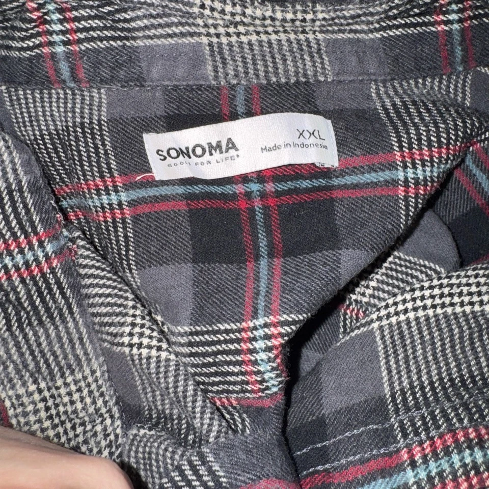 Black Red & White Vintage Flannel - Image 4 of 4