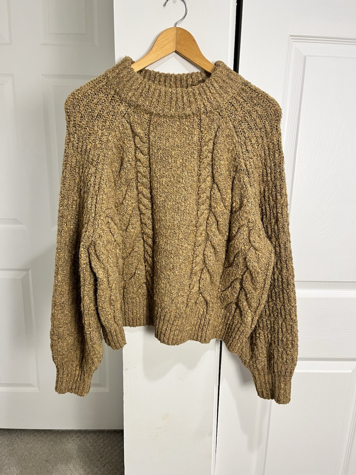 Universal Threads Thick Cropped Speckled Cable Kn… - image 1