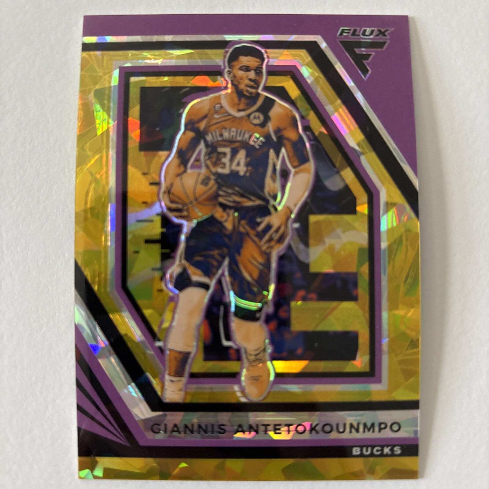 2022-23 Panini Flux - Gold Cracked Ice Prizm #98 Giannis Antetokounmpo /10