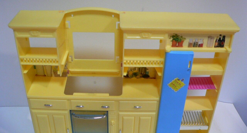 Mattel Barbie Living in Style Kitchen Playset 2002 Fridge missing doors - Picture 2 of 7