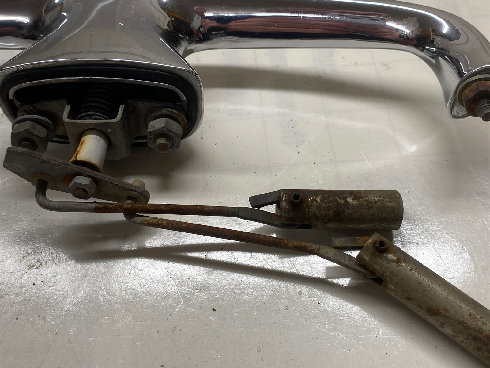 65 to 80 ROLLS ROYCE SILVER SHADOW BOOT  TRUNK PULL HANDLE CHROME WITH TUMBLER