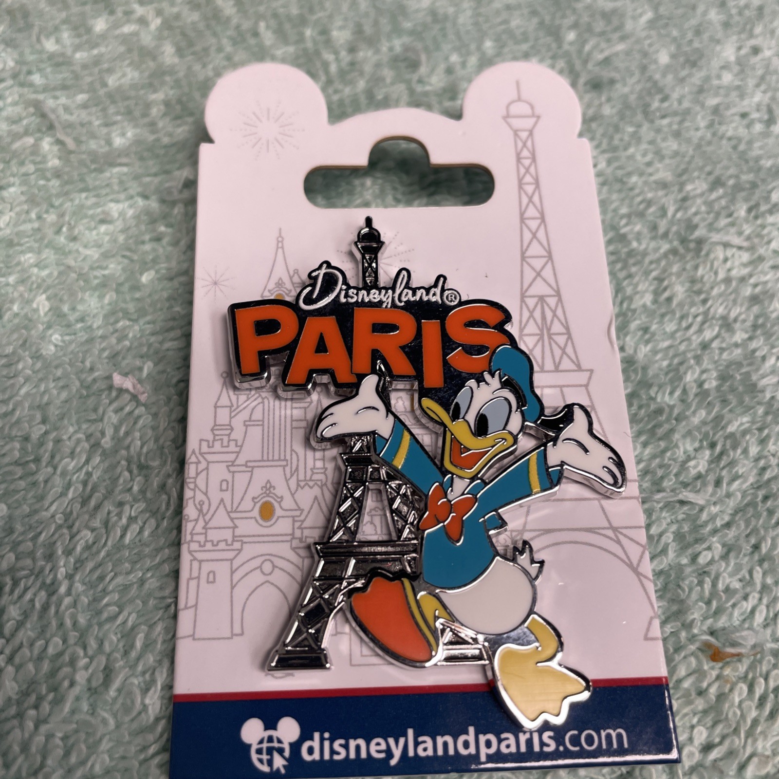 Disney Paris Eiffel Tower  Donald Duck Pin 2024 New On Card