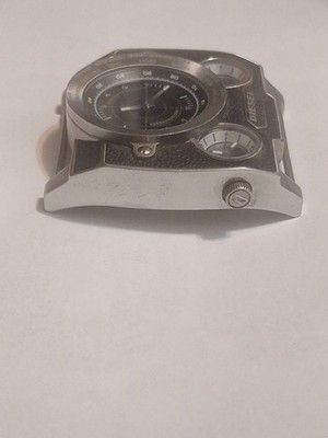 DIESEL　腕時計　トリプルタイムレーダー　DZ-1243 黒文字盤　本革 DIESEL 腕時計 トリプルタイムレーダー DZ-1243 黒文字盤 本革