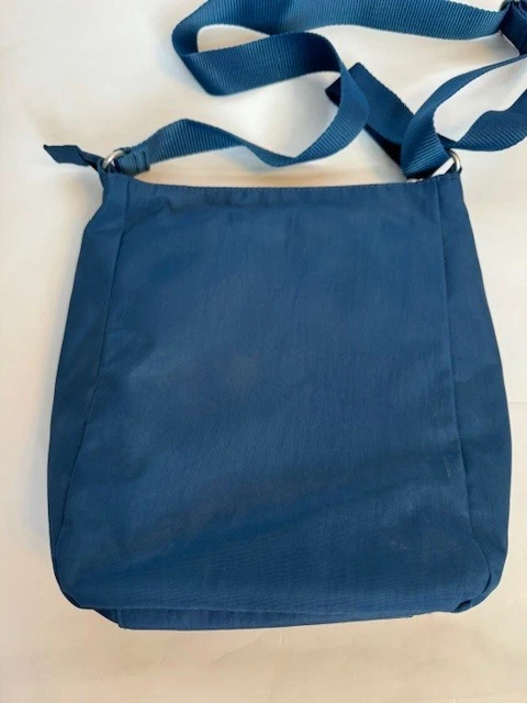 Bolsa de ombro azul Bagalini e bolsa de ombro de palha - Imagem 4 de 4