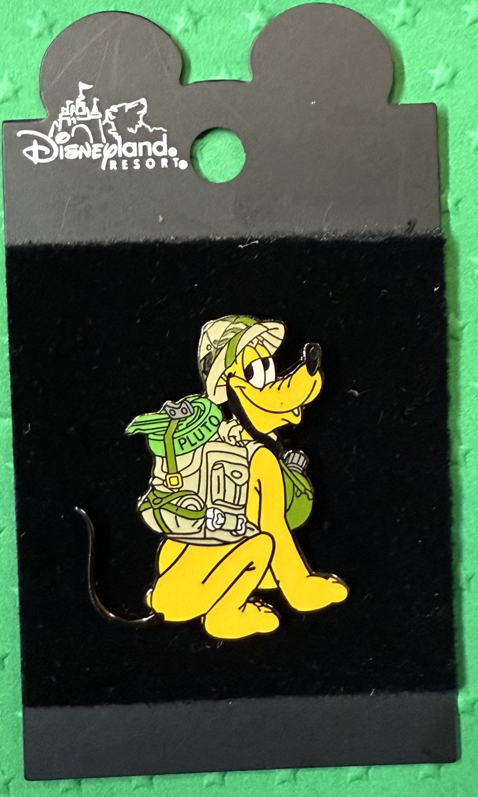 Disney Disneyland DLR Pluto Hiking Safari Backpack Dog Bowl Bone Pin