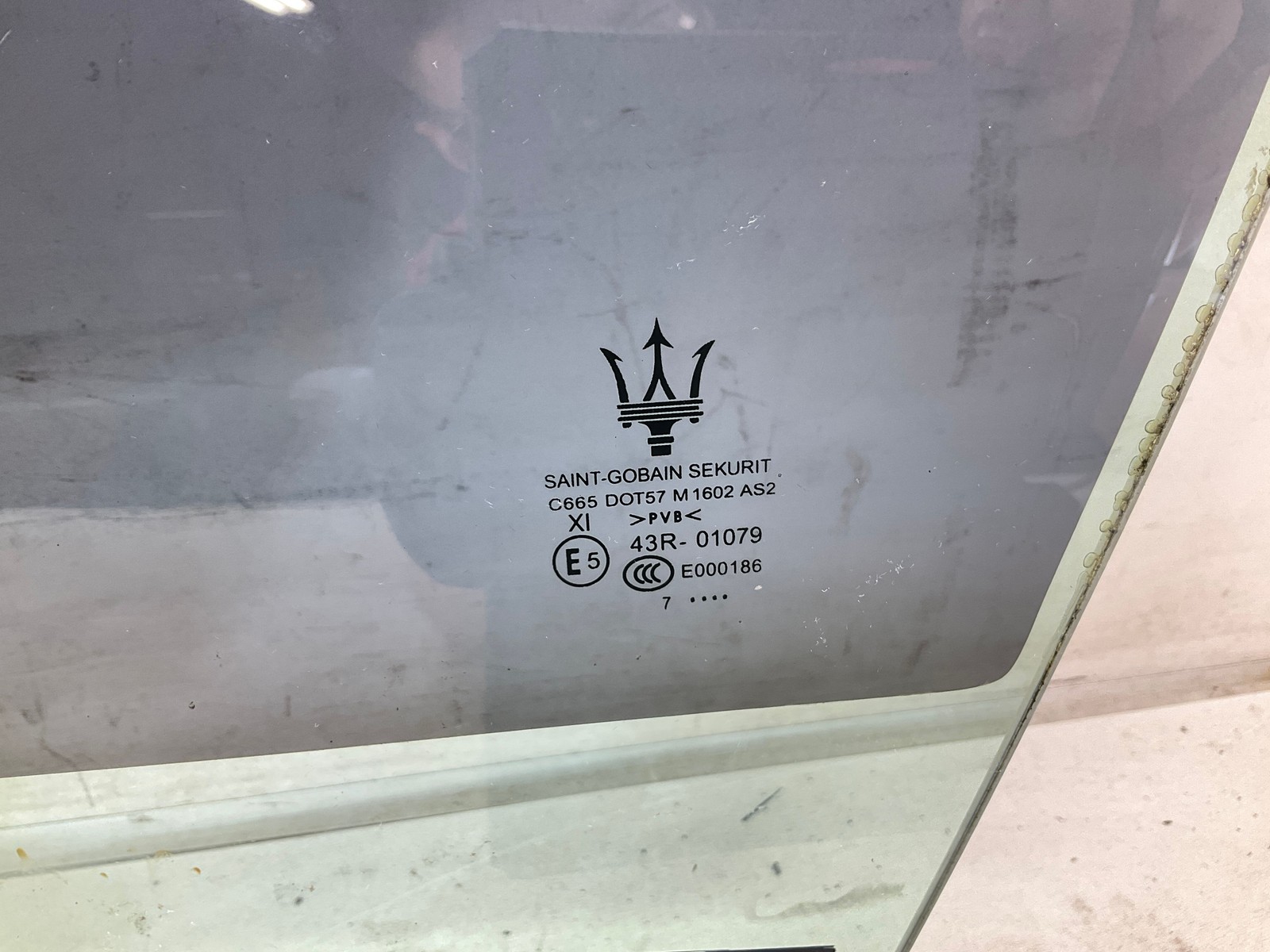 14-22 Maserati Ghibli S Q4 Front Left Side Door Window Glass OEM