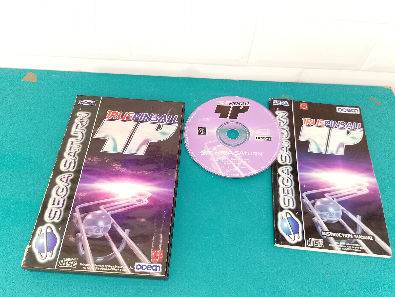 CD très Rayé! testé ok! jeu vidéo sega saturn en boite true pinball
