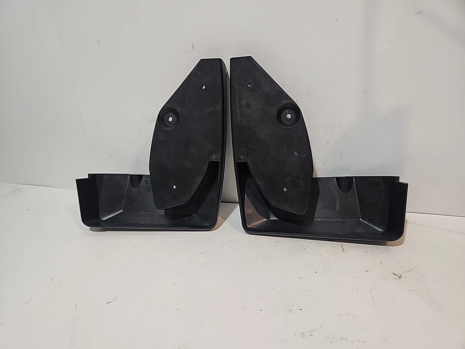GM Front Splash Guard 84082741 - Image 2 of 3