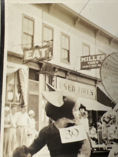 1930s TRAVERSE CITY MICHIGAN Cherry Festival Parade Minnie Mouse TRICYCLES - Picture 6 of 11
