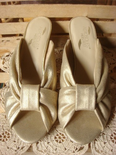 AEROSOLES ~ STREET LAMP~ METALLIC GOLD LEATHER COMFORT MULES SANDALS HEELS~ 8M - Picture 4 of 9