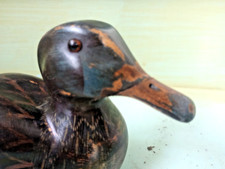 Lovely Vintage Wooden Decoy Duck Hand Painted Used Worn 8  INCHES Long