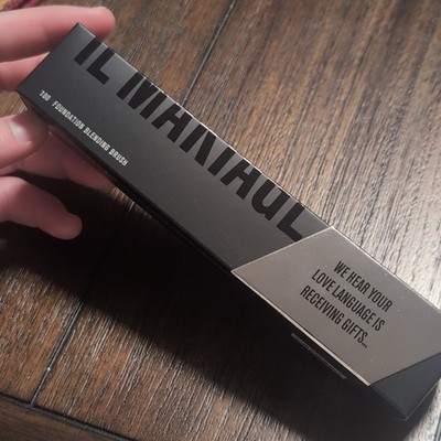 IL MAKIAGE 100 Foundation Blending Brush - Foundation Brush, Black, Gift