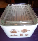 VINTAGE PYREX EARLY AMERICAN DESIGN 1-1/2 PT. REGRIGERATOR DISH W/LID - 0502