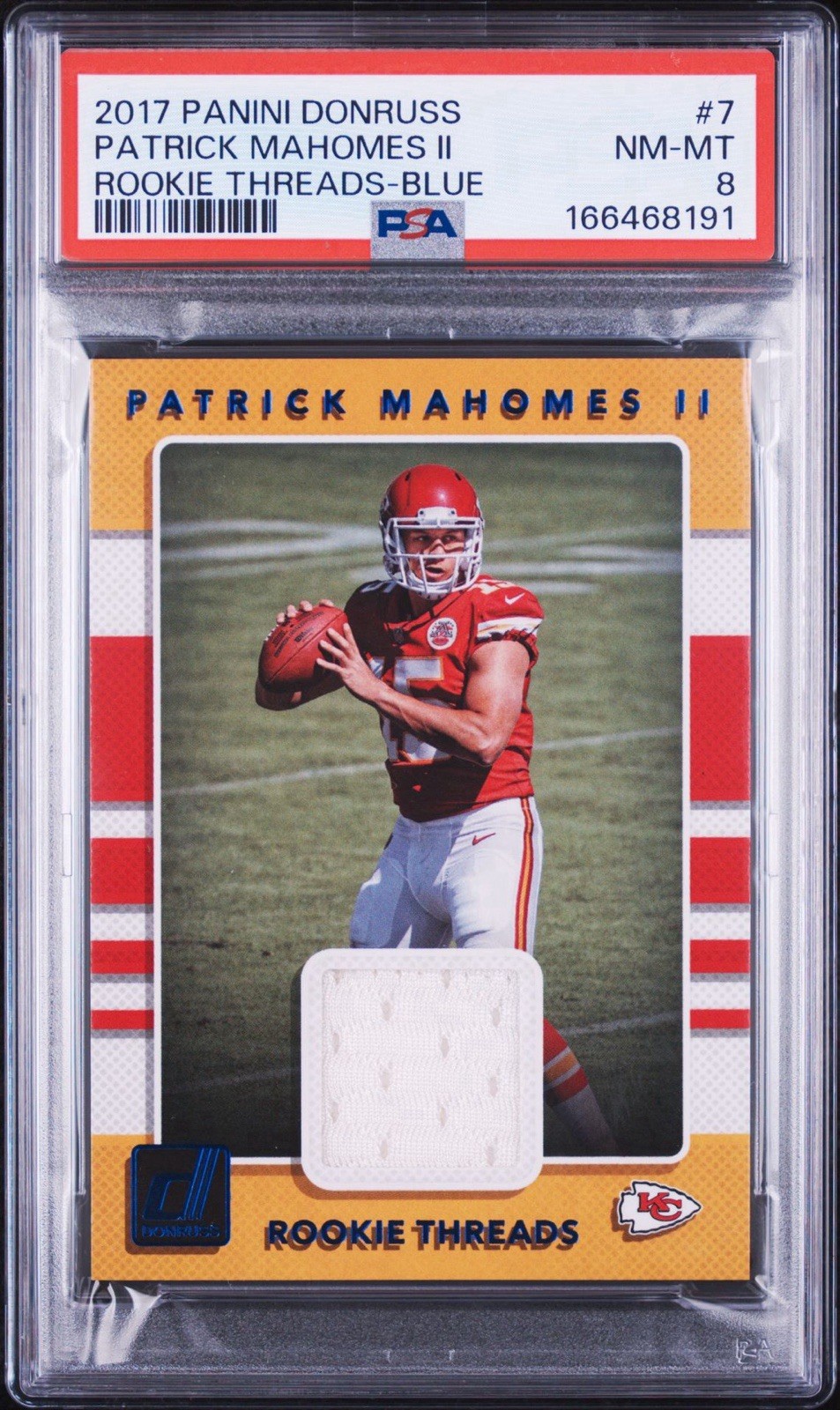 Panini 2017 Donruss Patrick Mahomes II Chiefs Rookie Threads Blue #7 PSA 8