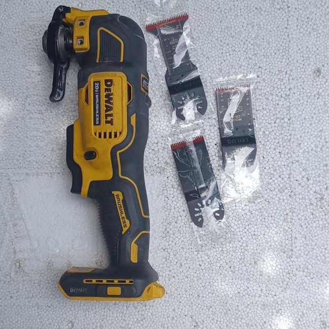 DEWALT ATOMIC DCS354 20V Brushless Oscillating Multi-Tool Variable Speed