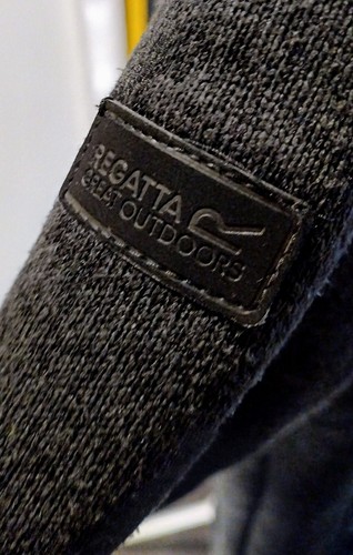 Chaqueta de tela Regatta negra cálida con cremallera completa para dama talla 14 - Imagen 7 de 18