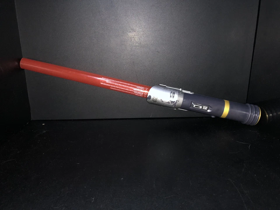 Sable de Luz Star Wars Rojo Darth Vader Aprendiz Disney Hasbro 25" Extensible Nuevo Foto 2 de 4
