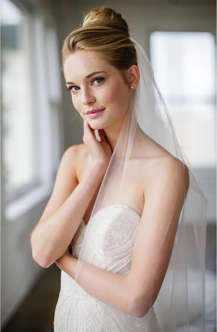NEW Brides & Hairpins  display picture 2