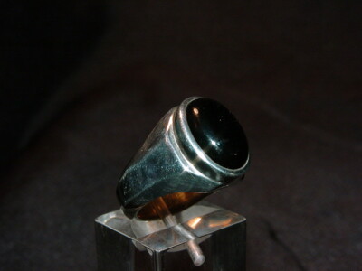 Ring size 68, silver 925 with an onyx, cabochon from India