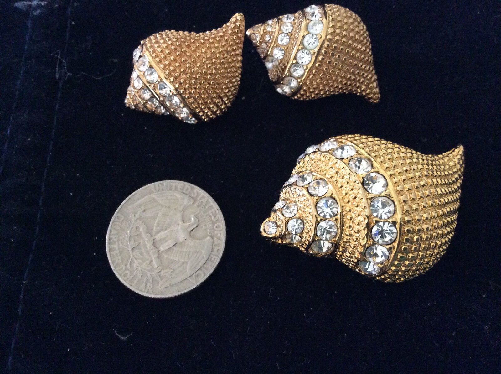 Kenneth Jay Lane KJL rhinestone goldtone seashell… - image 3