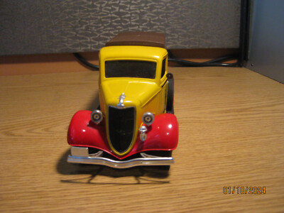 Miniature Solido 8004 – Ford Dunlop Jaune/Rouge 1:18 – Publicitaire