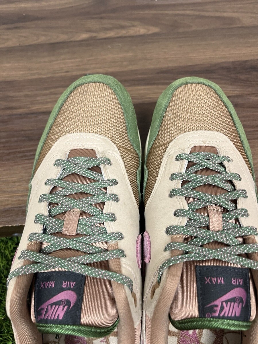 nike air max 1 desert green glow