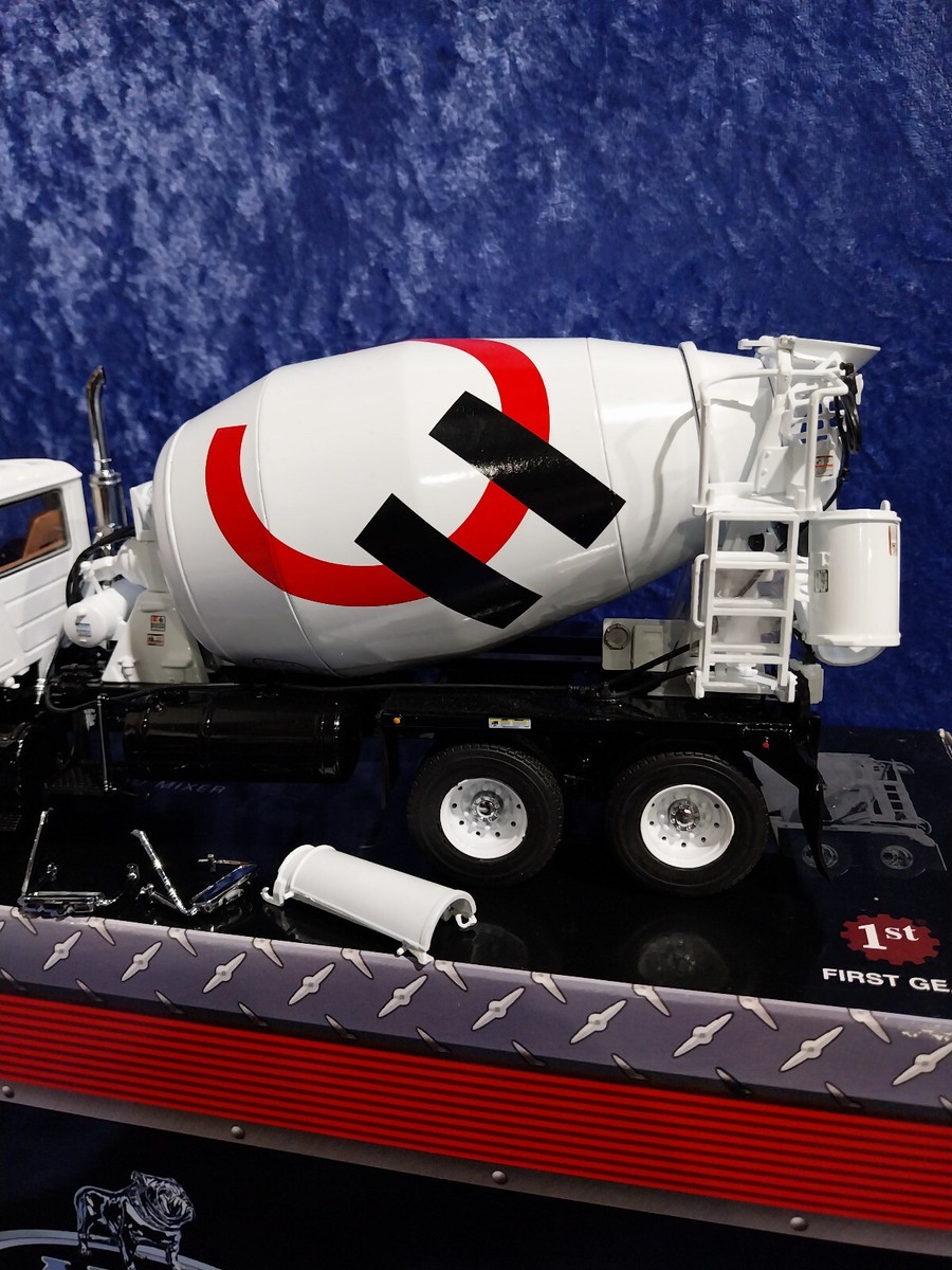 First Gear 2013 Holcim Mack Granite MP Series Standard Mixer 1/34