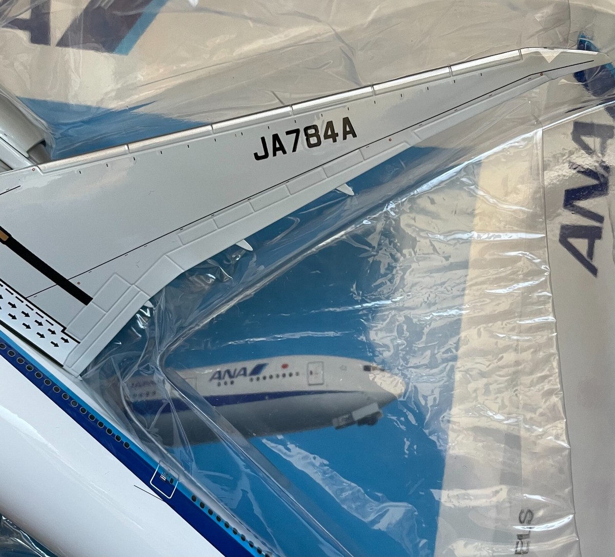 ANA 777-300ER 1/200 完成品モデル JA784A ブランドのギフト 1/200 B777-300ER ［NH20047 JA784A 国際線