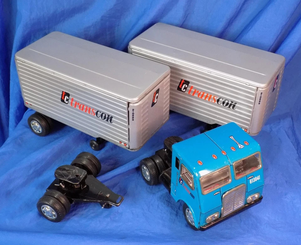 Remolque tractor TransCon vintage con dos tándems y carretilla juguete de fricción de estaño probado Foto 2 de 4